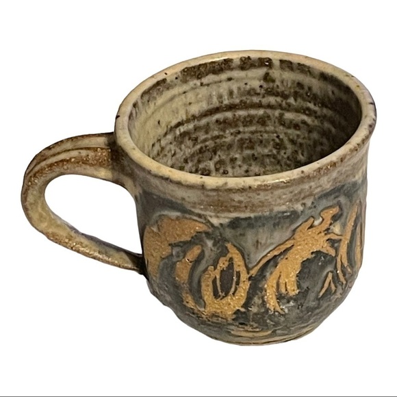 POTTERY mug hand thrown brutalist look combination of glazes artist signed. - Picture 2 of 8